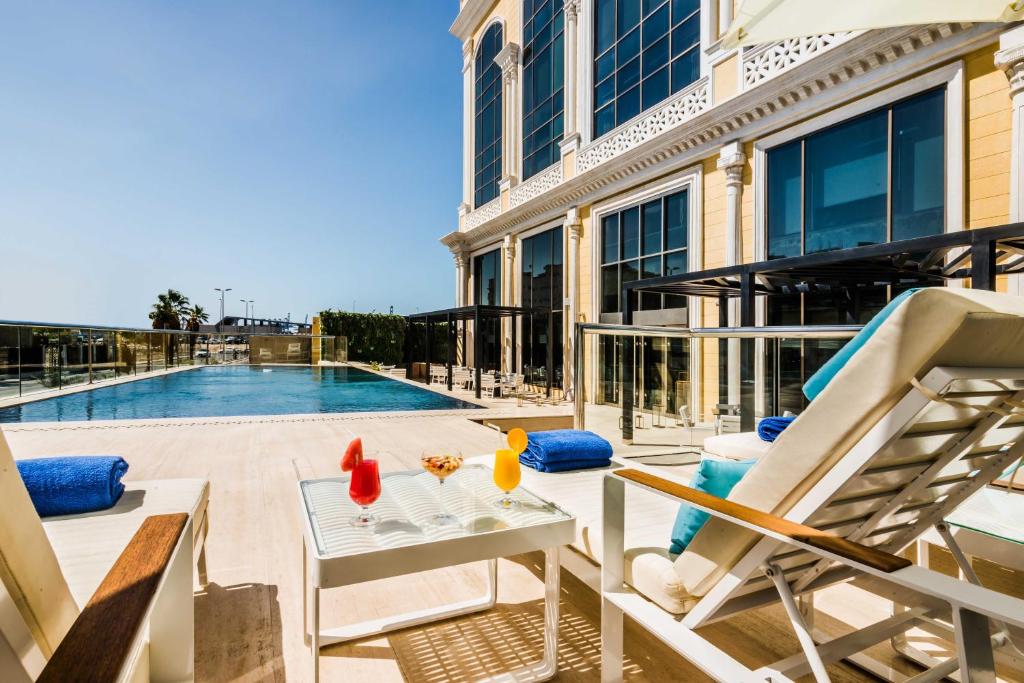 فندق نارسس الحمراء