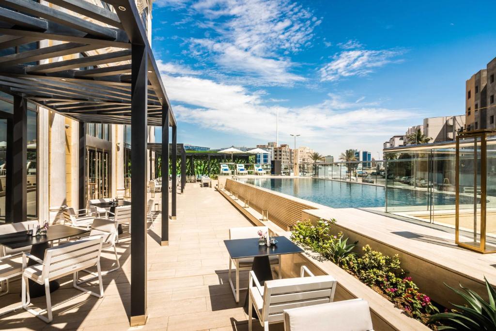 فندق نارسس الحمراء